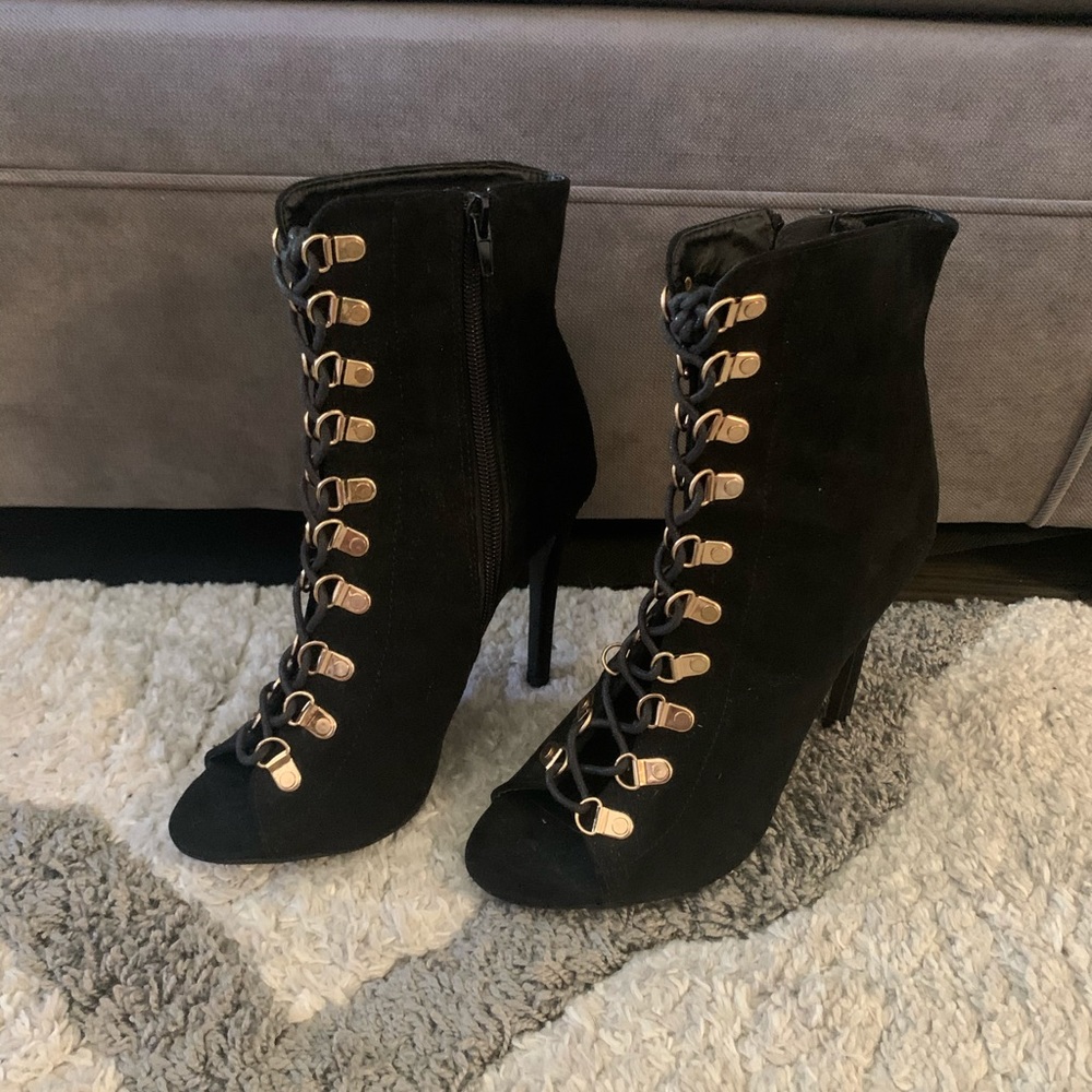 Lace up heel